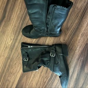 Girls black boots needs wipe down been in storage